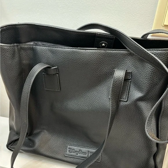 Danielle Nicole It’s A Small World Purse - Picture 5 of 7